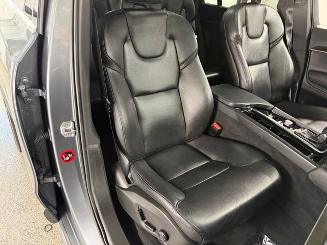 Used 2018 Volvo XC90 T6 Momentum w/ Convenience Package image 24