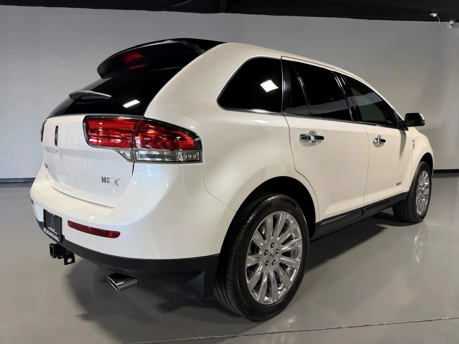 Used 2014 Lincoln MKX FWD w/ Equipment Group 101A image 4