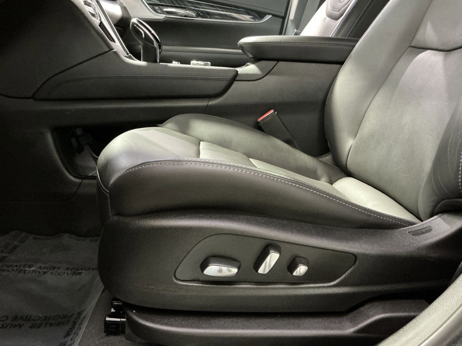 Used 2023 Cadillac XT6 Premium Luxury AWD/4WD image 15