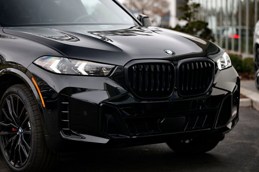 New 2026 BMW X5 xDrive40i w/ M Sport Package image 2