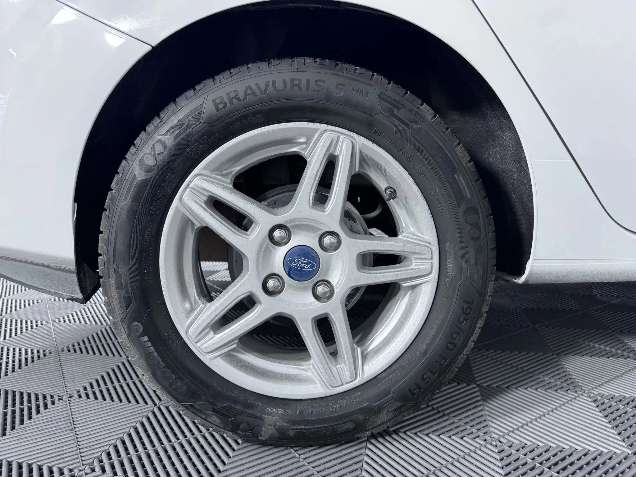 Used 2019 Ford Fiesta SE image 41