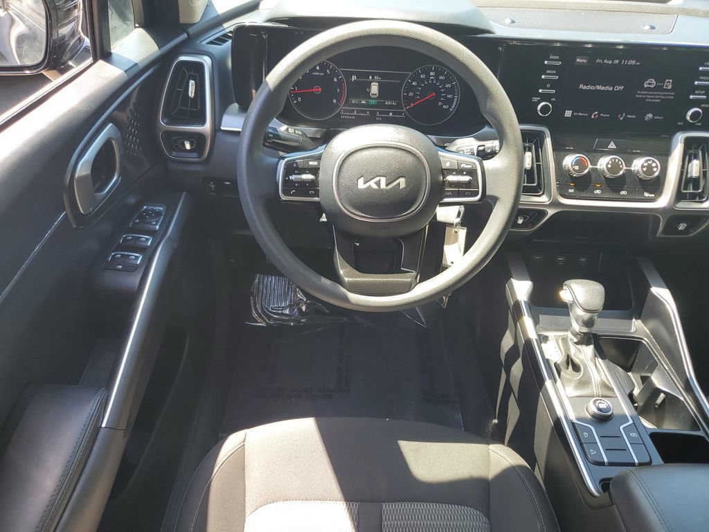 Used 2022 Kia Sorento LX FWD image 15