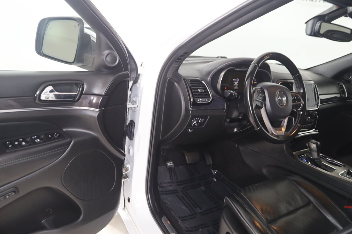 Used 2021 Jeep Grand Cherokee Overland AWD/4WD image 41