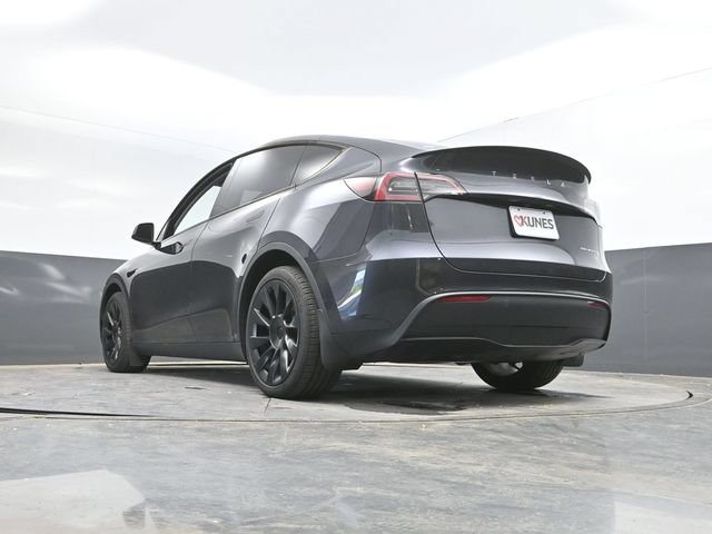 Used 2024 Tesla Model Y Long Range AWD/4WD image 44