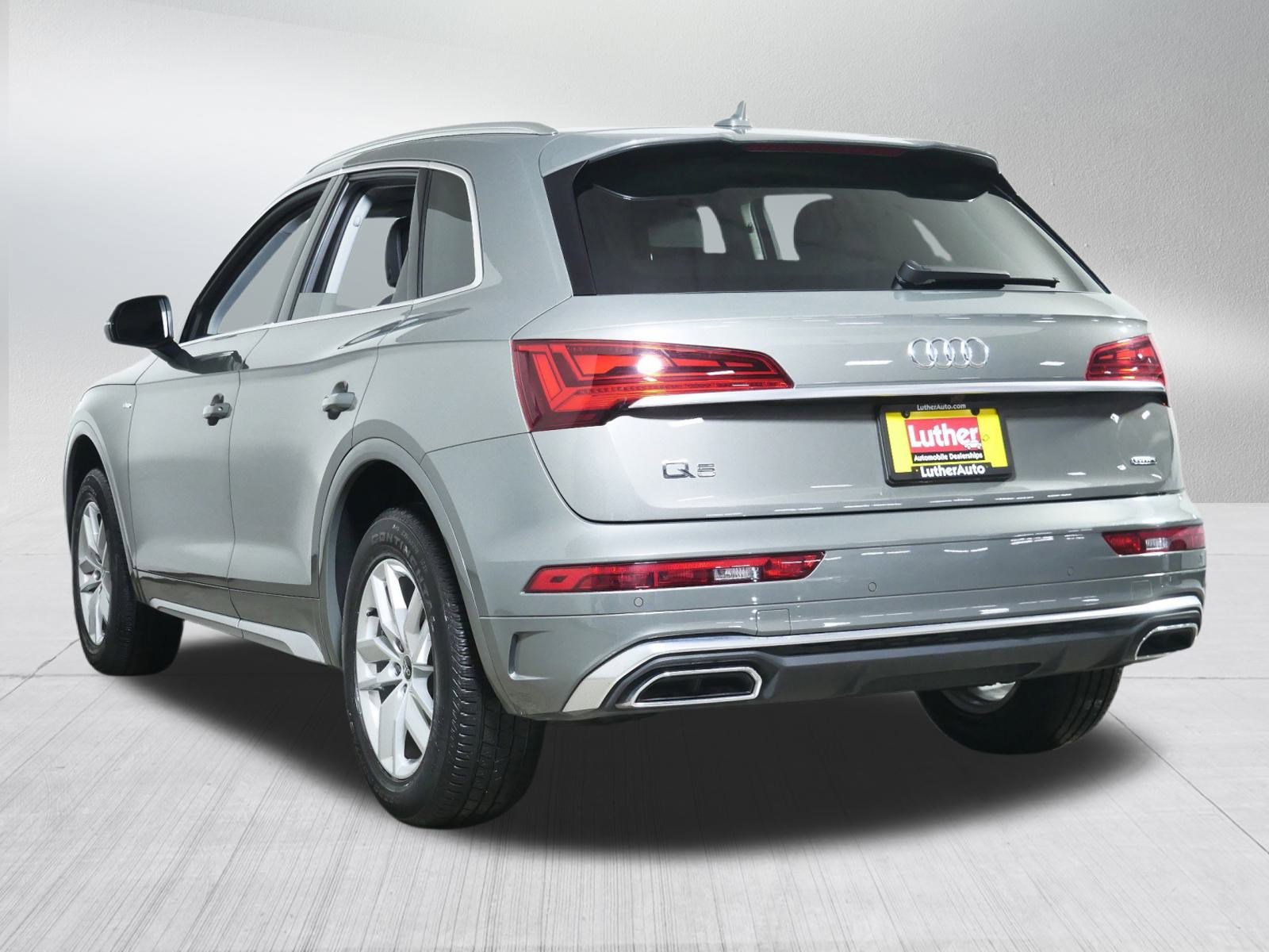 Used 2023 Audi Q5 2.0T Premium w/ Convenience Package image 5