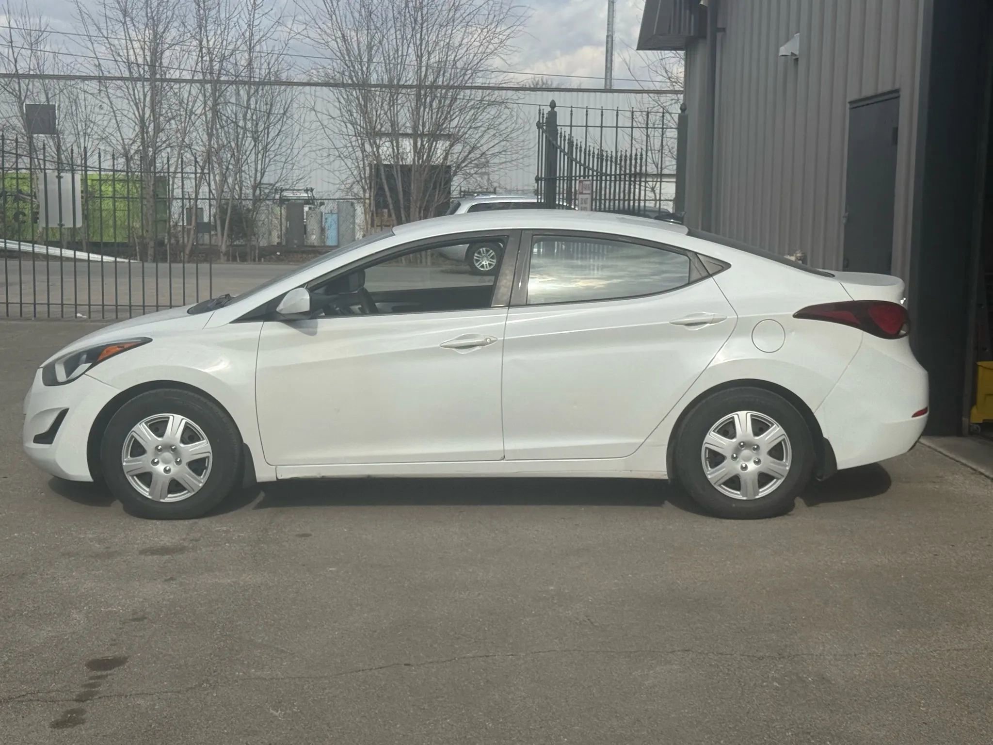 Used 2016 Hyundai Elantra SE image 4