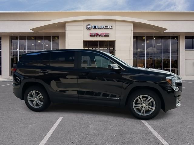 Used 2023 GMC Terrain SLE image 17