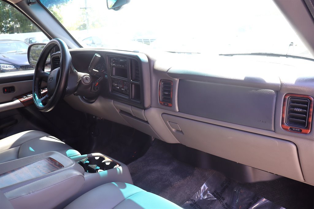 Used 2002 Chevrolet Tahoe LS w/ Traction Pkg RWD image 22