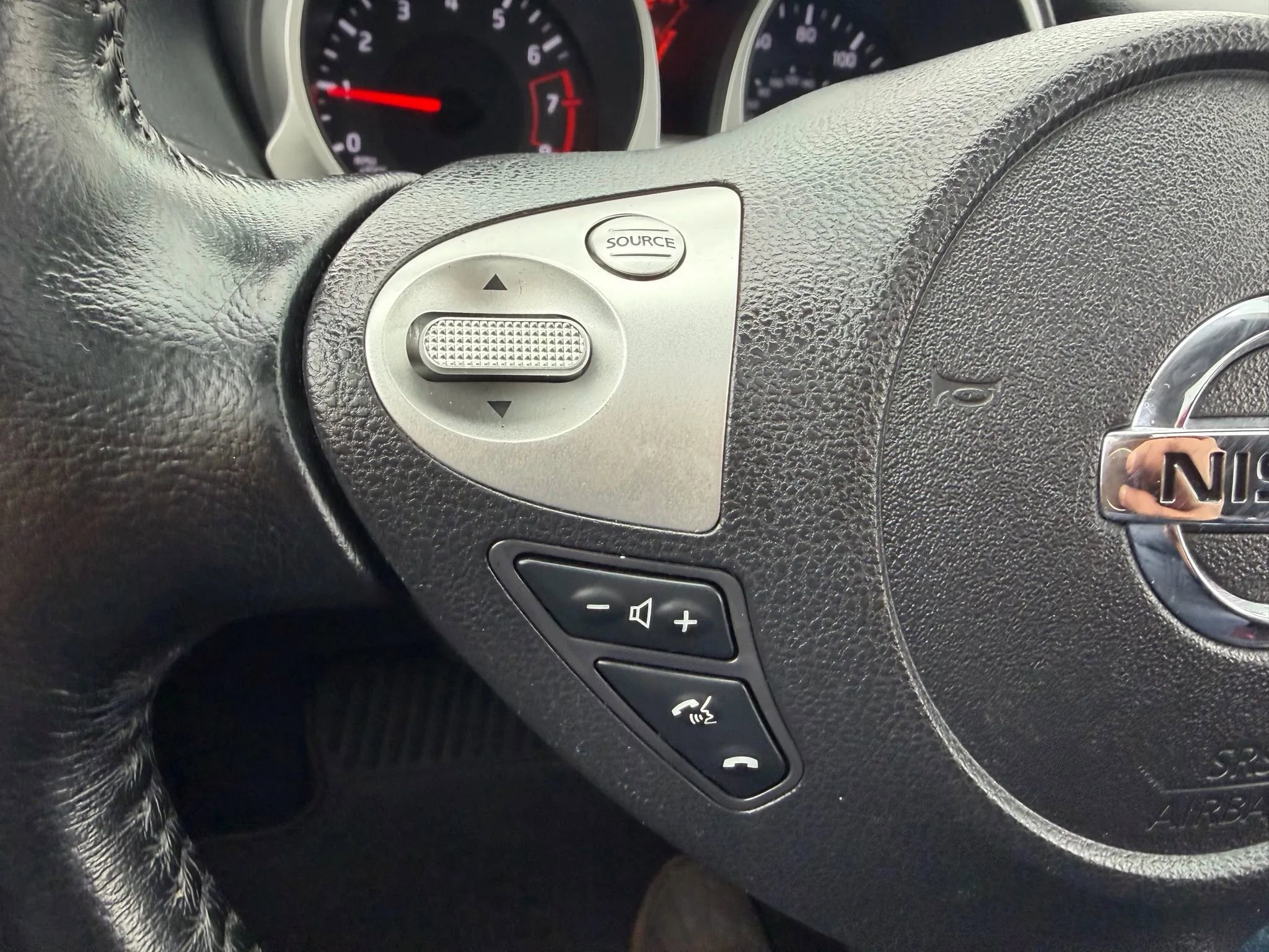 Used 2015 Nissan Juke SL image 42