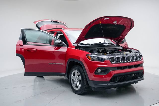 Used 2024 Jeep Compass Latitude AWD/4WD image 16