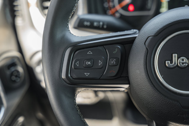 Used 2025 Jeep Wrangler Unlimited Sport AWD/4WD image 41
