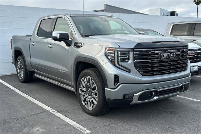 Used 2025 GMC Sierra 1500 Denali Ultimate image 2