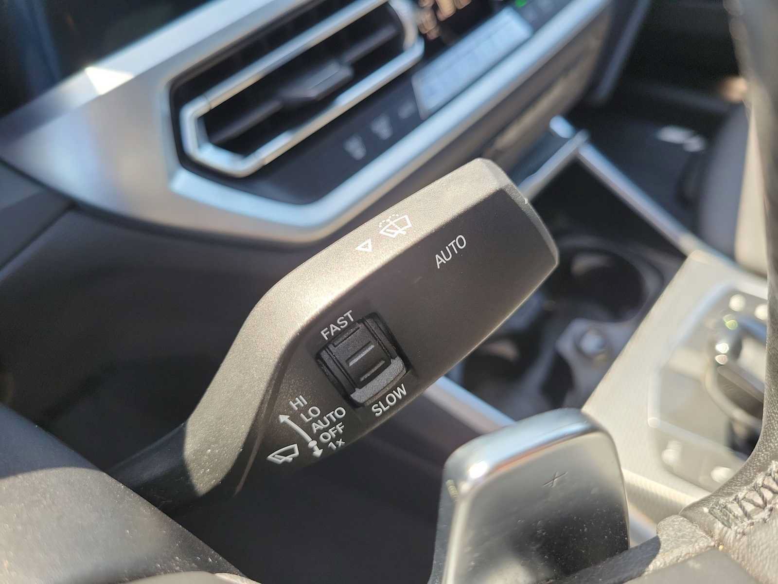 Used 2019 BMW 330i Sedan w/ M Sport Package RWD image 30