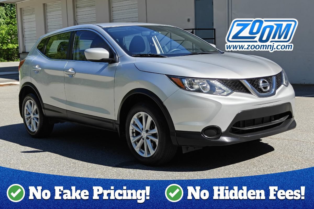 Used 2017 Nissan Rogue Sport S w/ S Appearance Package AWD/4WD image 1