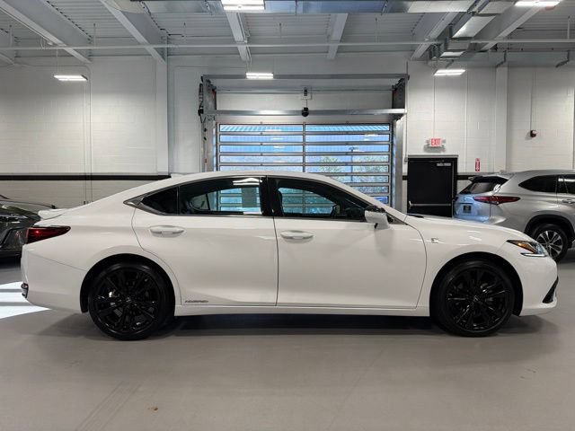 Used 2022 Lexus ES 300h F Sport w/ Accessory Package FWD image 8