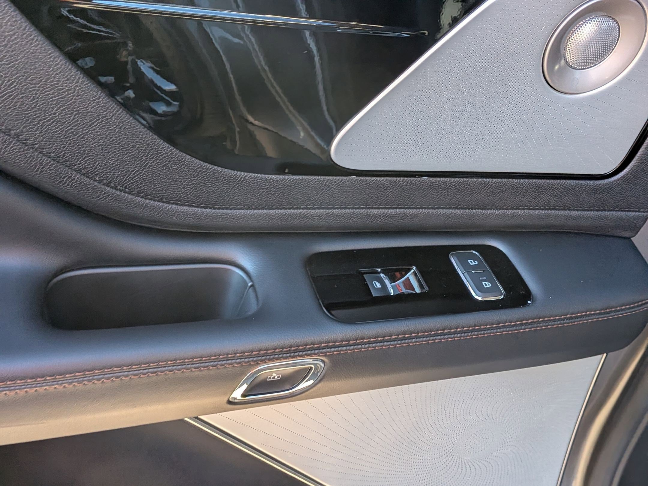 Used 2021 Lincoln Aviator Reserve w/ Equipment Group 208A image 28