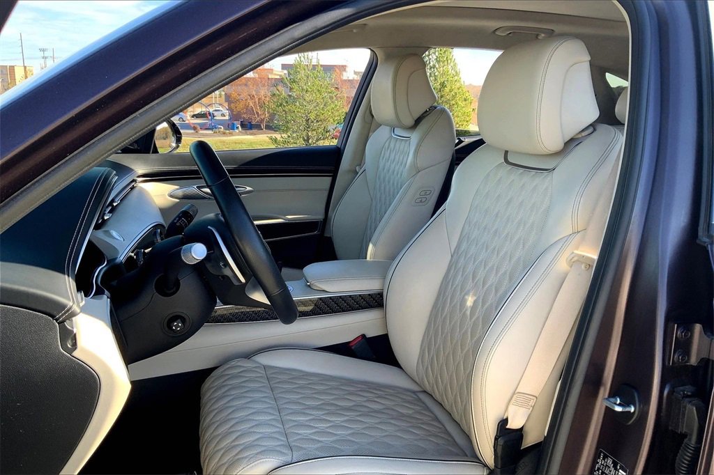 Used 2023 Genesis GV70 3.5T Sport w/ Sport Prestige Package image 9