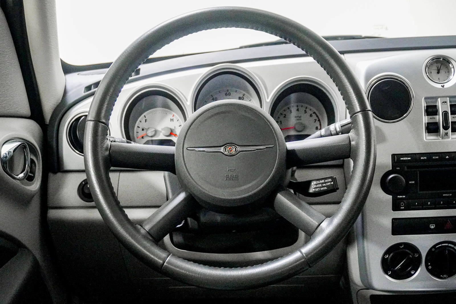 Used 2010 Chrysler PT Cruiser FWD image 21