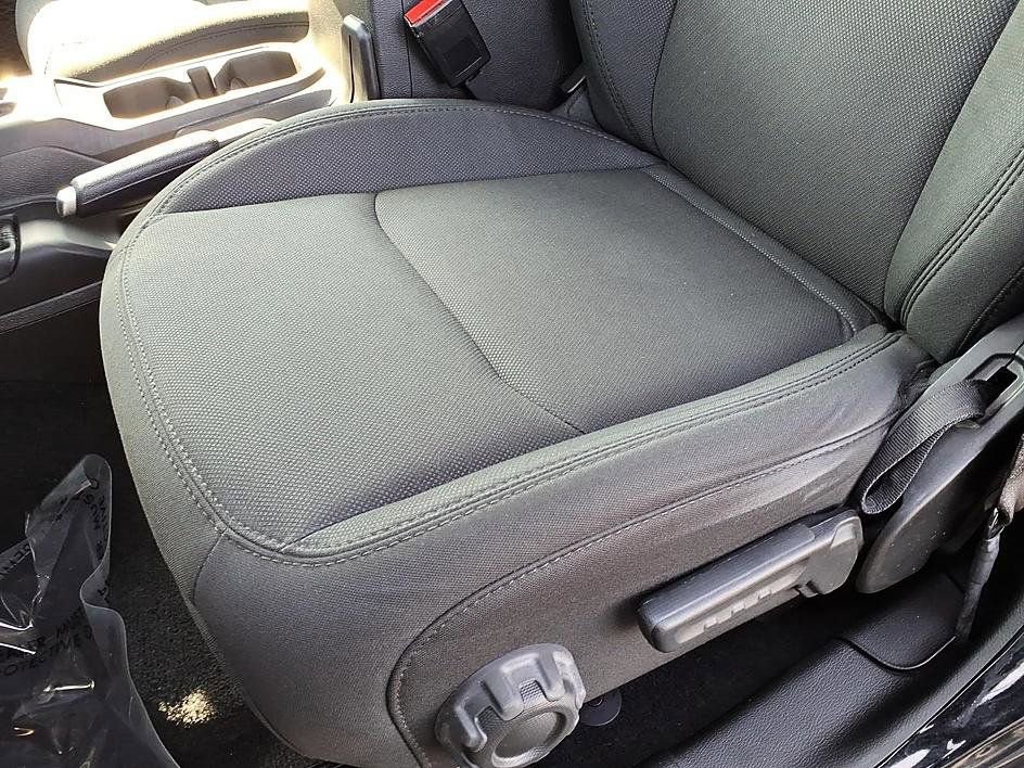 Used 2023 Jeep Wrangler Unlimited w/ Cold Weather Group image 18