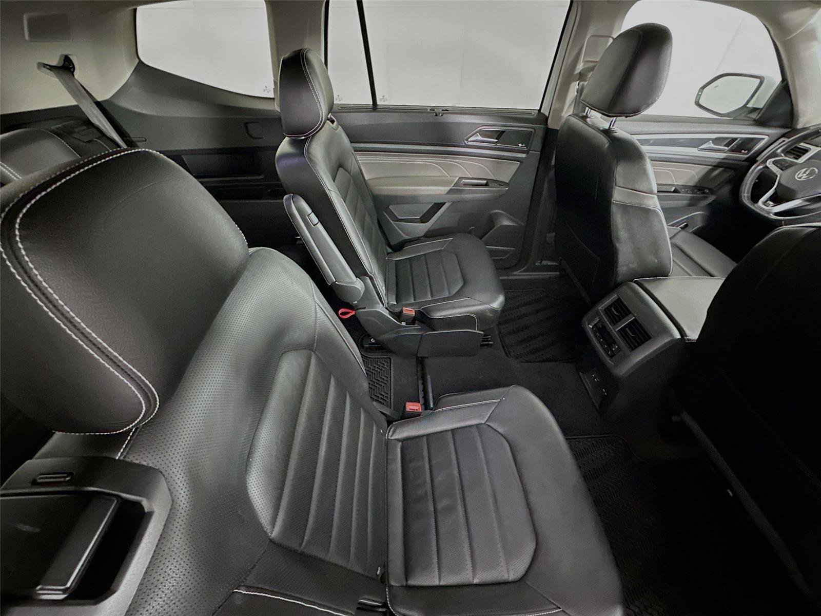 Used 2022 Volkswagen Atlas SEL Premium image 28