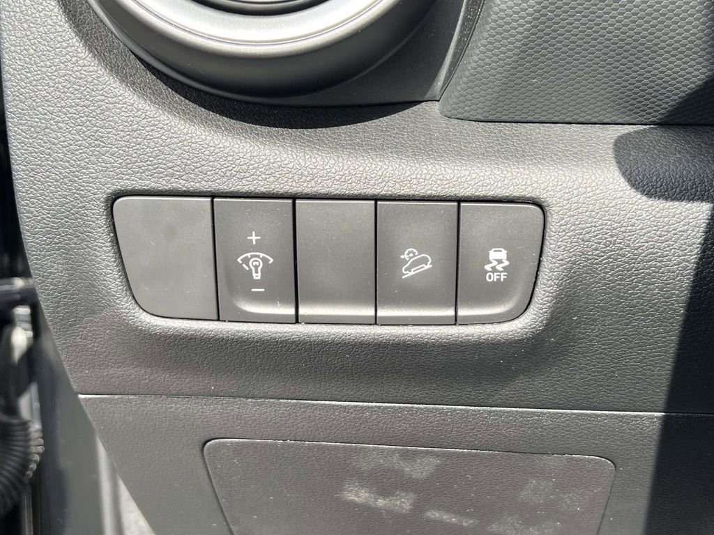 Certified 2023 Hyundai Kona SEL AWD/4WD image 21