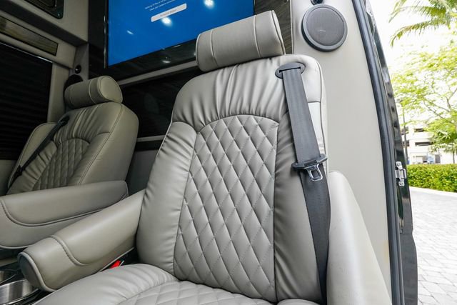 Used 2018 Mercedes-Benz Sprinter 3500 image 89