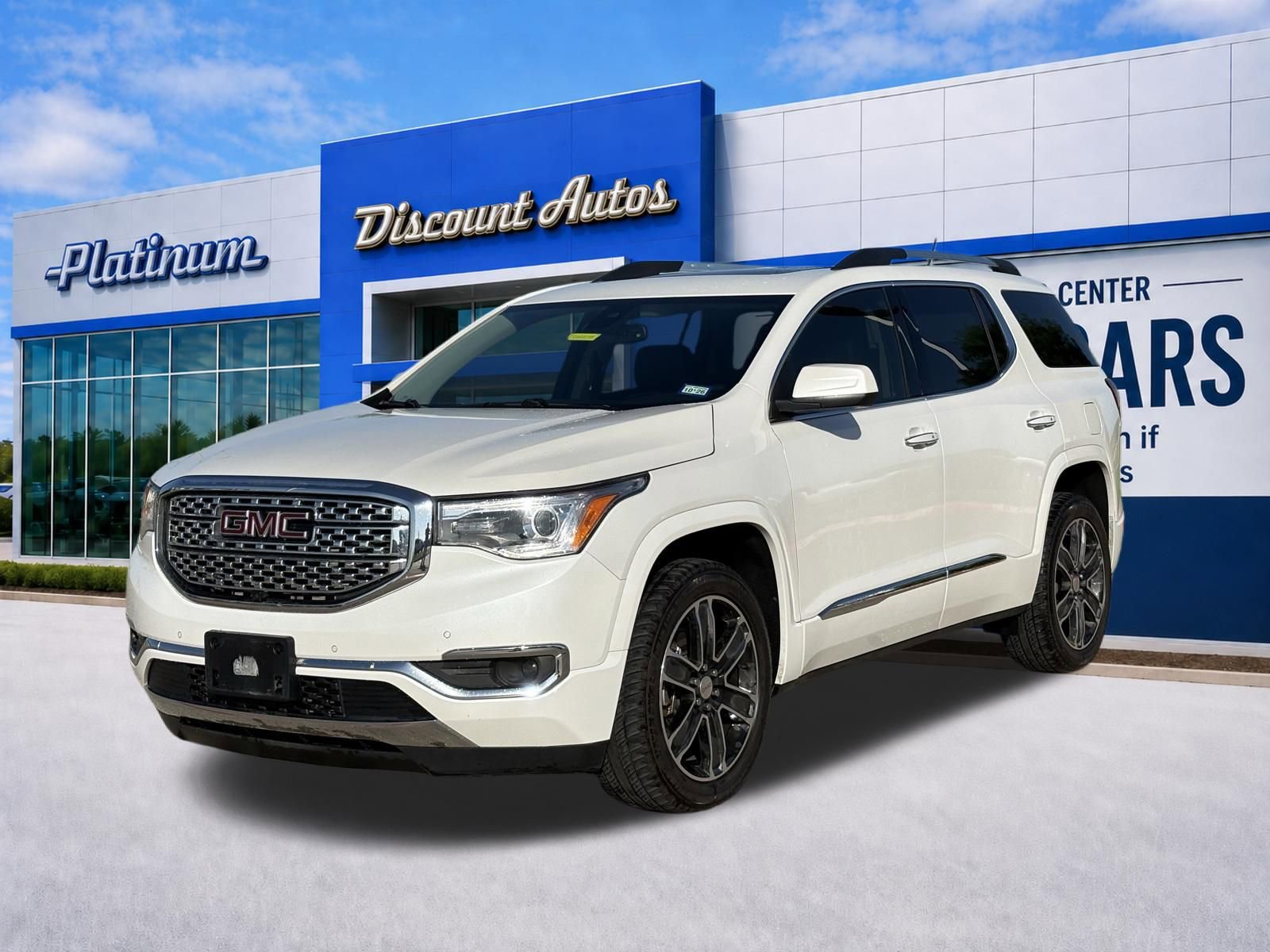 Certified 2019 GMC Acadia Denali w/ Technology Package FWD image 3