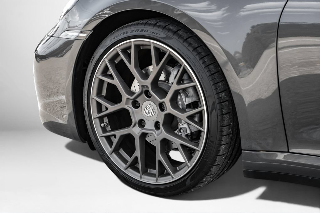 Used 2023 Porsche 911 Carrera RWD image 38