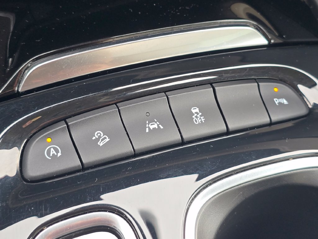 Used 2023 Buick Envision Preferred AWD/4WD image 7
