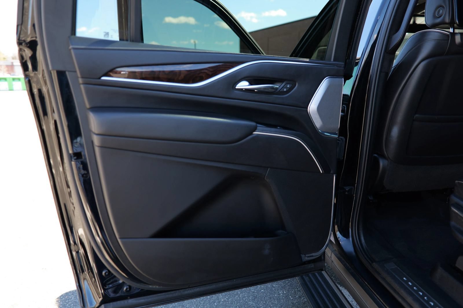 Used 2022 Cadillac Escalade ESV Sport Platinum AWD/4WD image 30