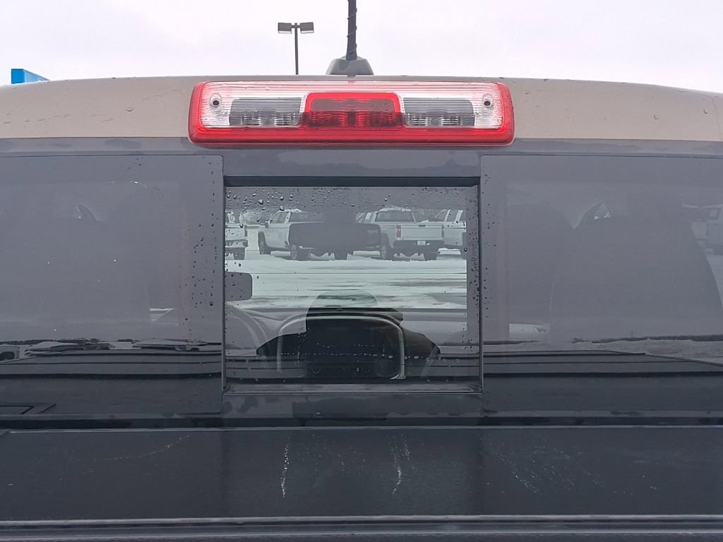 Used 2016 GMC Canyon SLT image 13