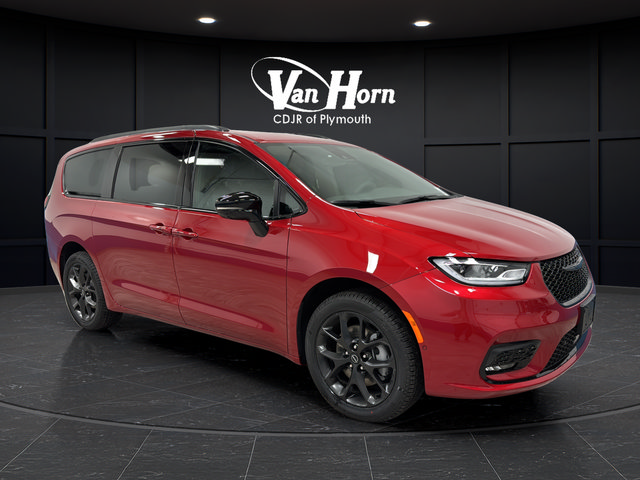 New 2026 Chrysler Pacifica Select