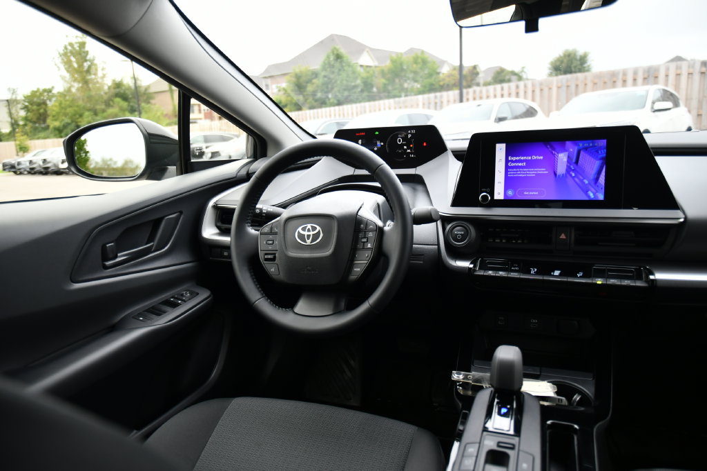Used 2024 Toyota Prius LE FWD image 23