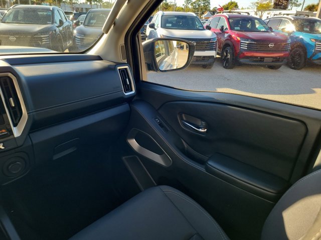 Certified 2025 Nissan Frontier SV image 18