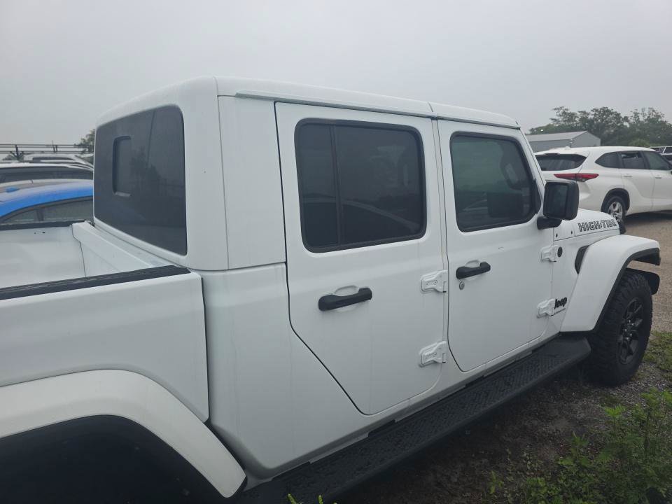 Used 2025 Jeep Gladiator Sport AWD/4WD image 3