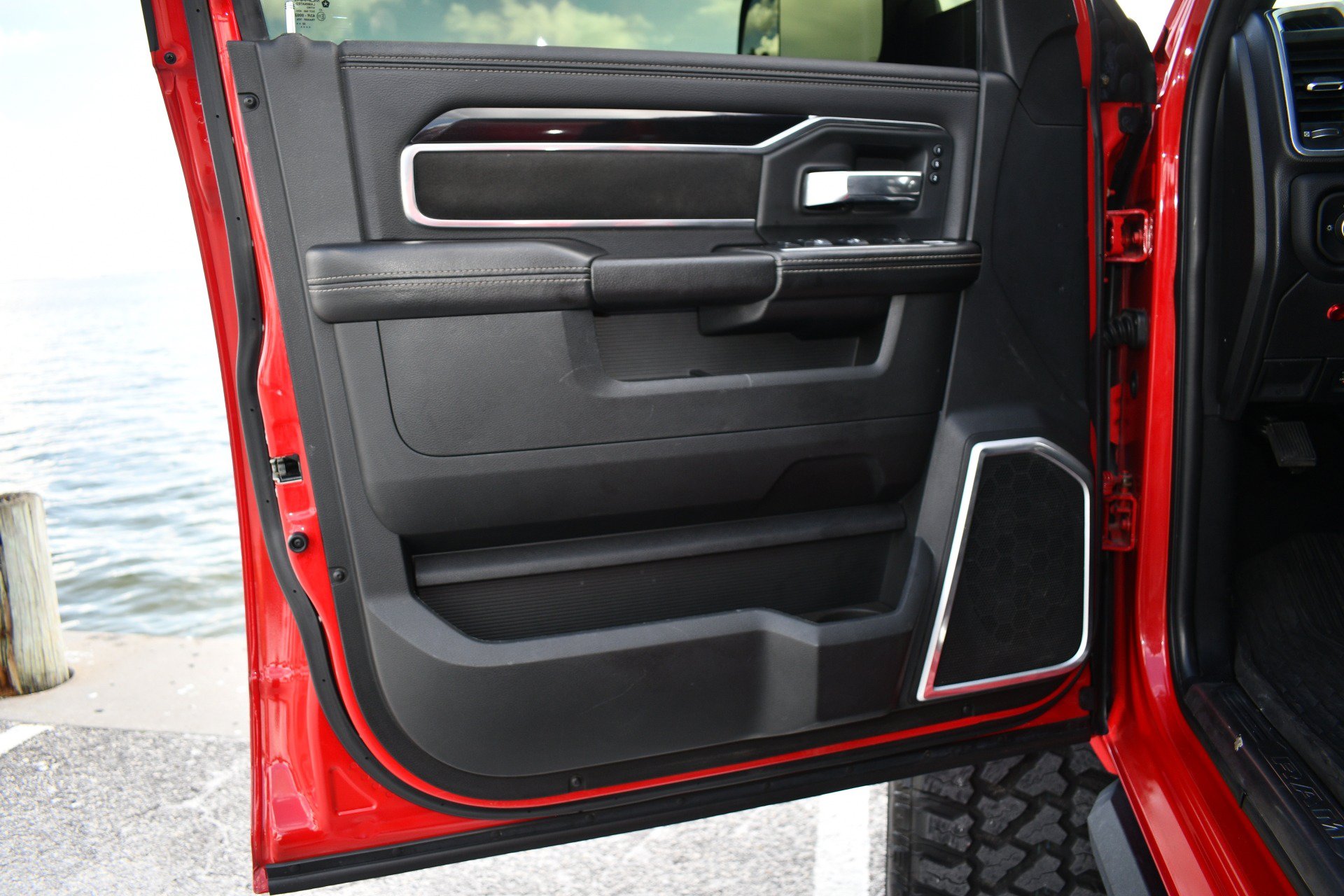 Used 2020 RAM 2500 Laramie w/ Night Edition AWD/4WD image 45