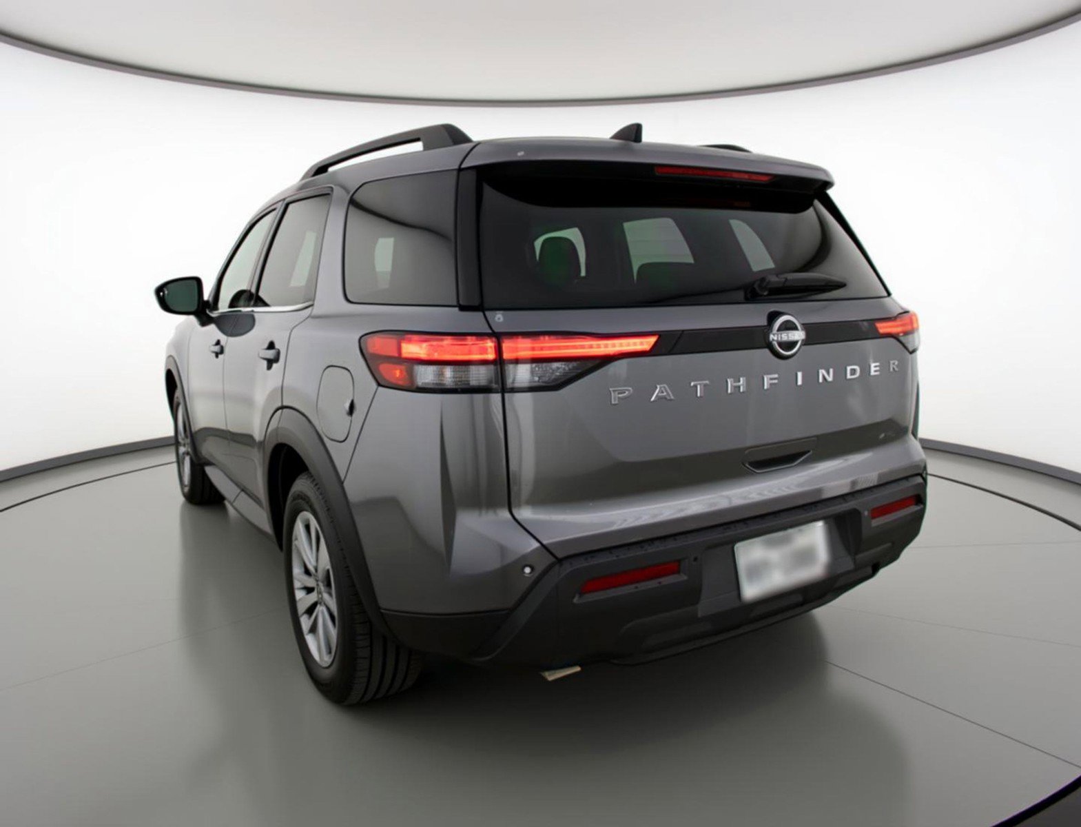 Used 2025 Nissan Pathfinder SV image 6