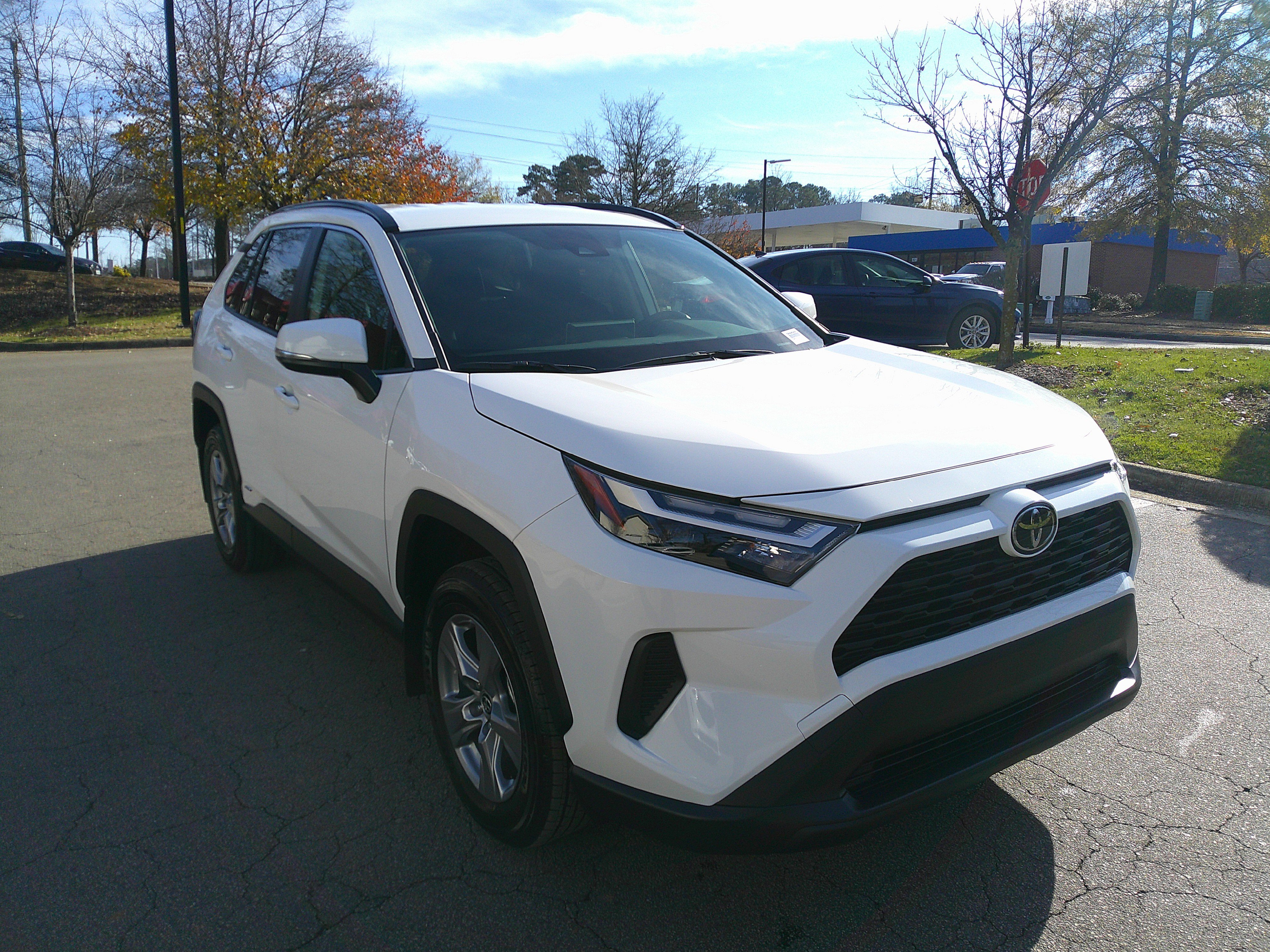 Used 2025 Toyota RAV4 LE image 2