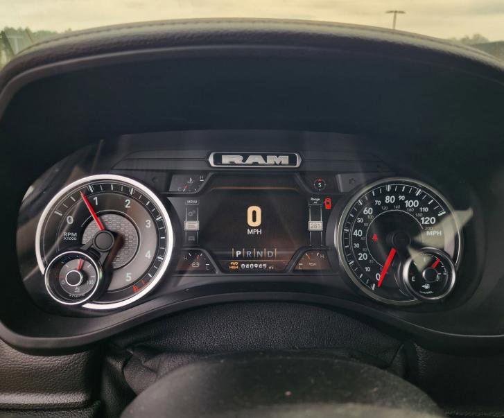 Used 2022 RAM 1500 Laramie AWD/4WD image 4