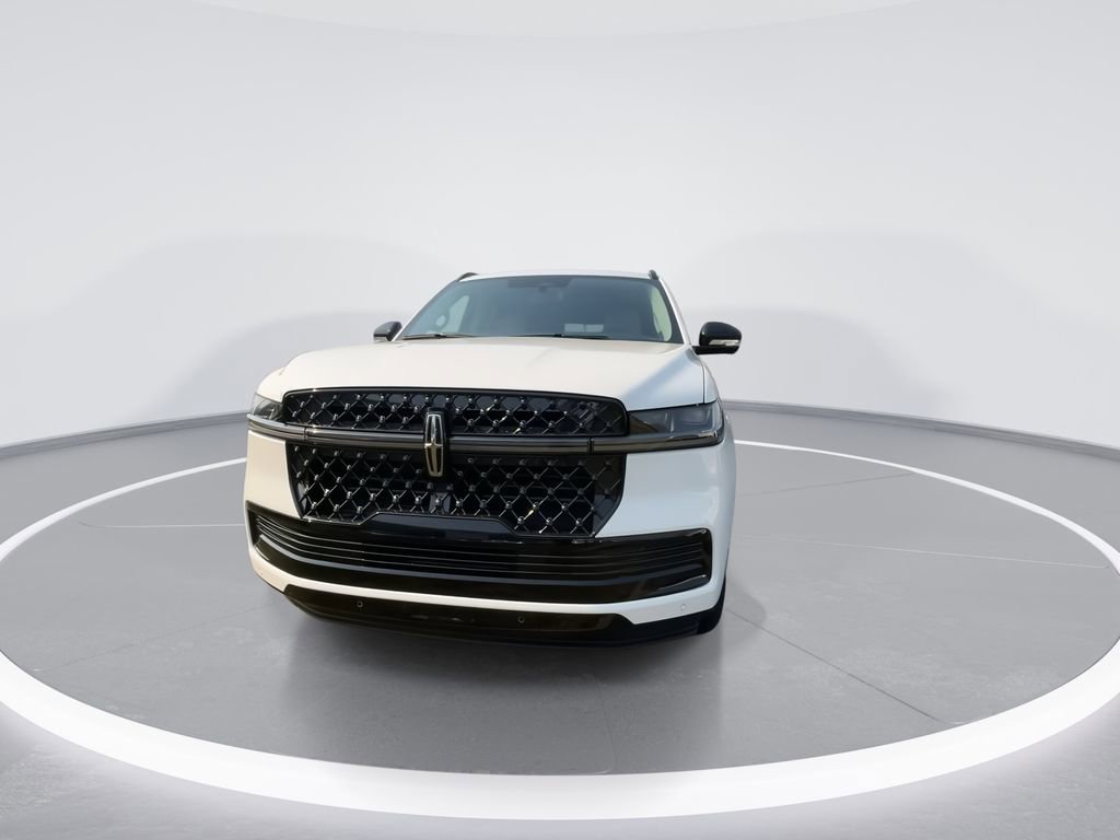 New 2026 Lincoln Navigator L Reserve AWD/4WD image 3