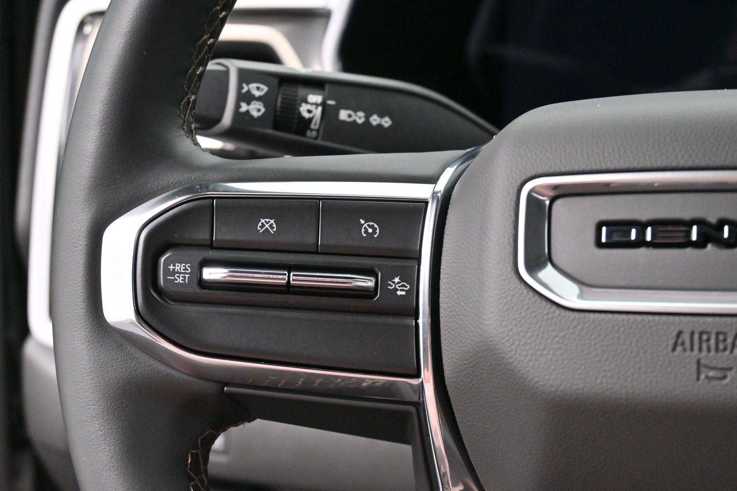 Used 2023 GMC Canyon Denali AWD/4WD image 18