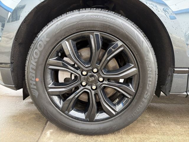 Used 2024 Ford Edge SE w/ Black Appearance Package image 12