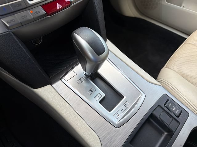Used 2010 Subaru Outback 2.5i Limited AWD/4WD image 28