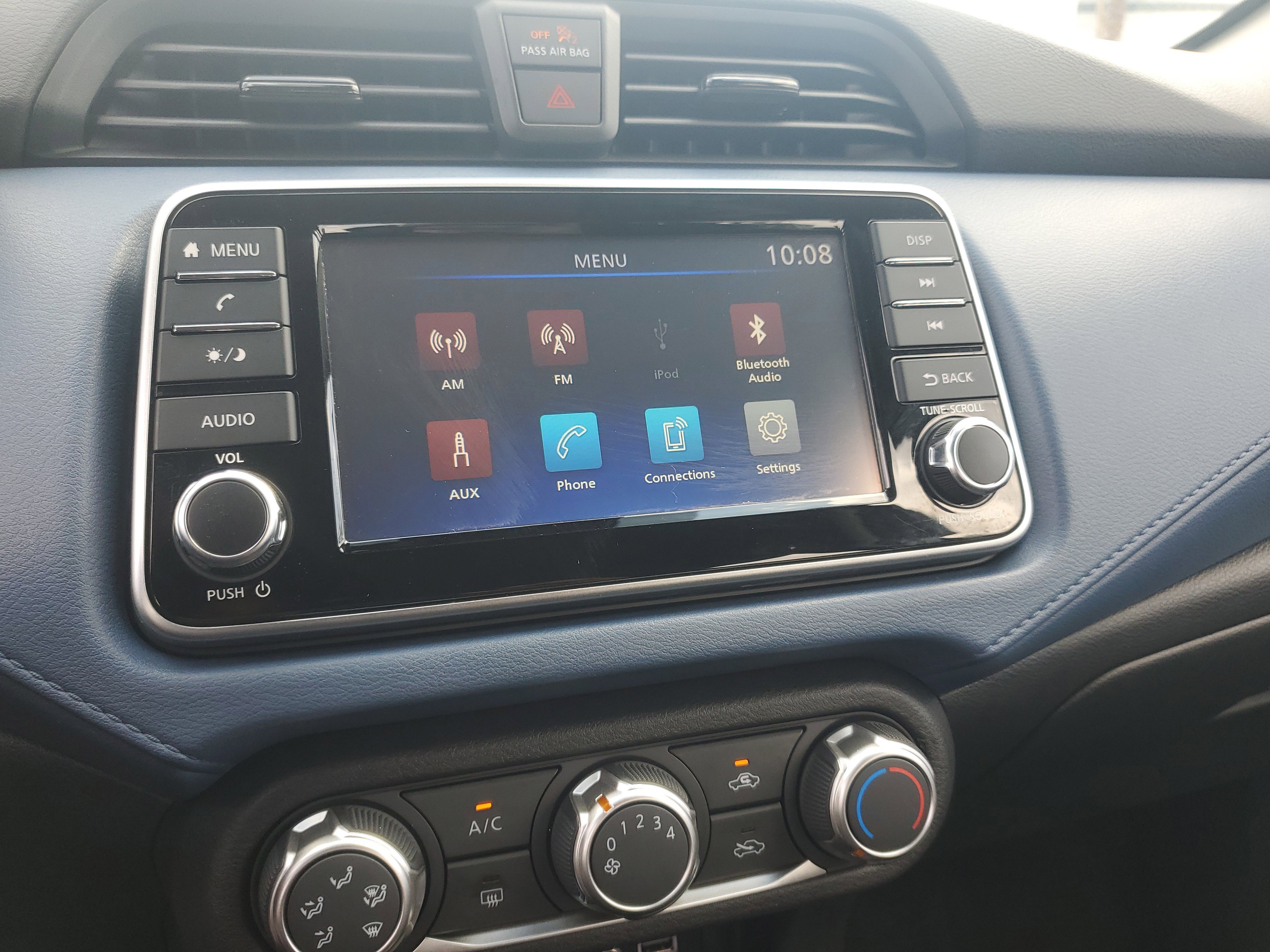 Used 2025 Nissan Versa SV FWD image 17