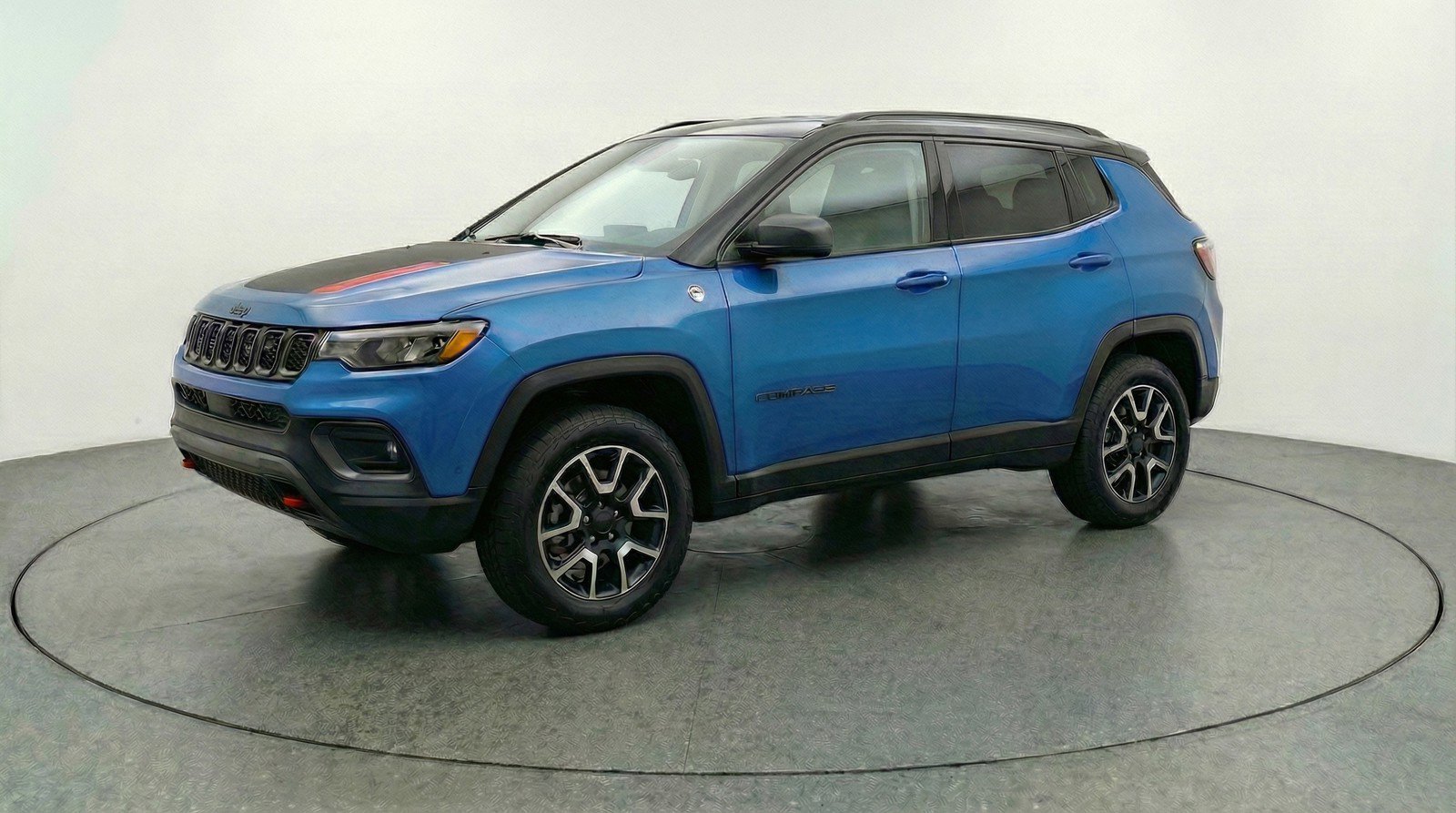 Used 2025 Jeep Compass Trailhawk AWD/4WD image 3