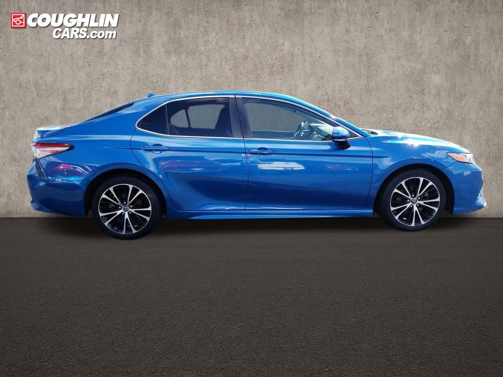 Used 2019 Toyota Camry SE w/ Convenience Package image 6