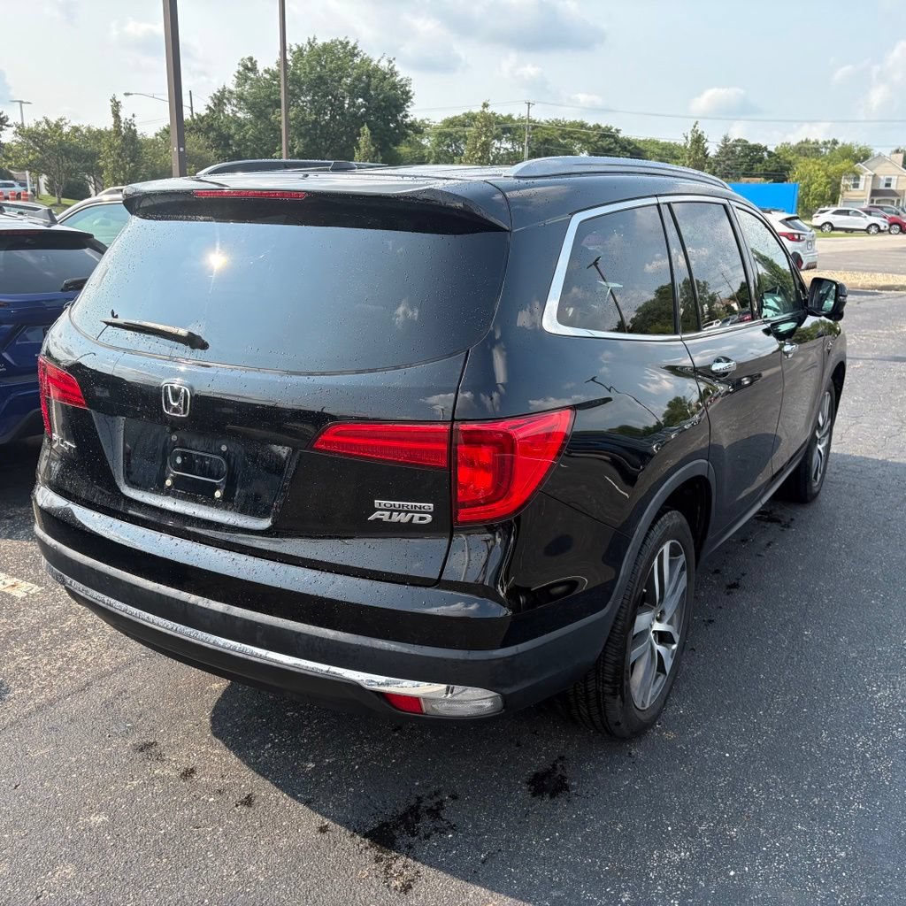 Used 2018 Honda Pilot Touring image 3
