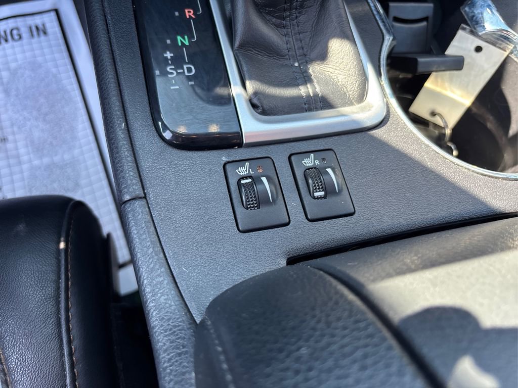 Used 2018 Toyota Highlander XLE w/ Carpet Mat Package (TMS) AWD/4WD image 36