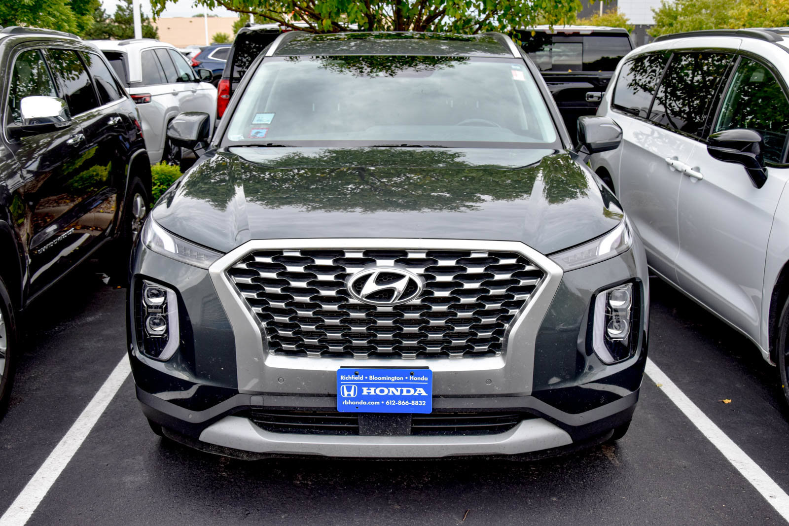 Used 2021 Hyundai Palisade SEL w/ Convenience Package AWD/4WD image 3