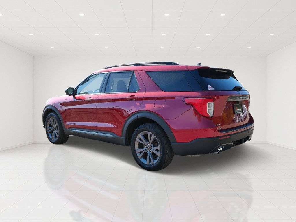 Certified 2023 Ford Explorer XLT w/ Equipment Group 202A AWD/4WD image 4